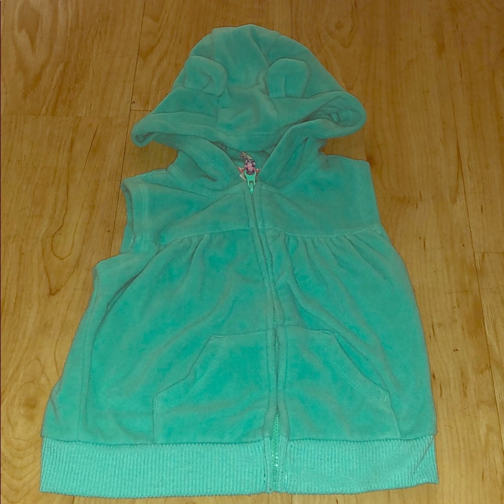 Carter sleeveless vest!! Only used once!